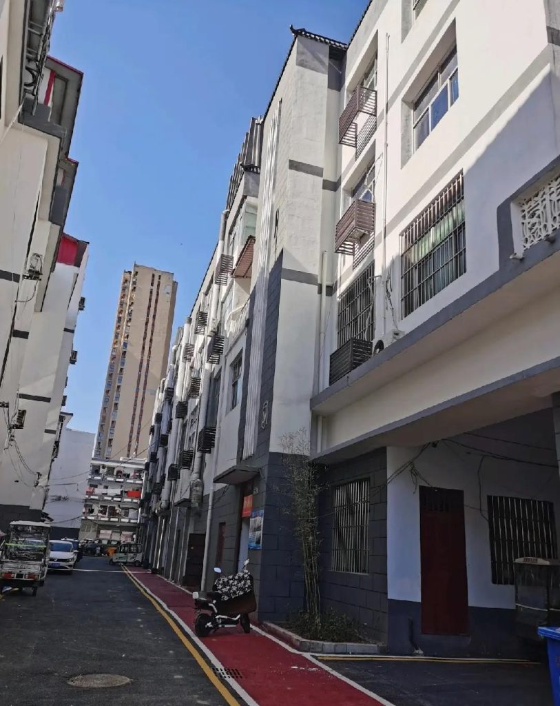 全汝阳找同频：回巷子口坐坐吧，这里的水泥墩儿不冰凉